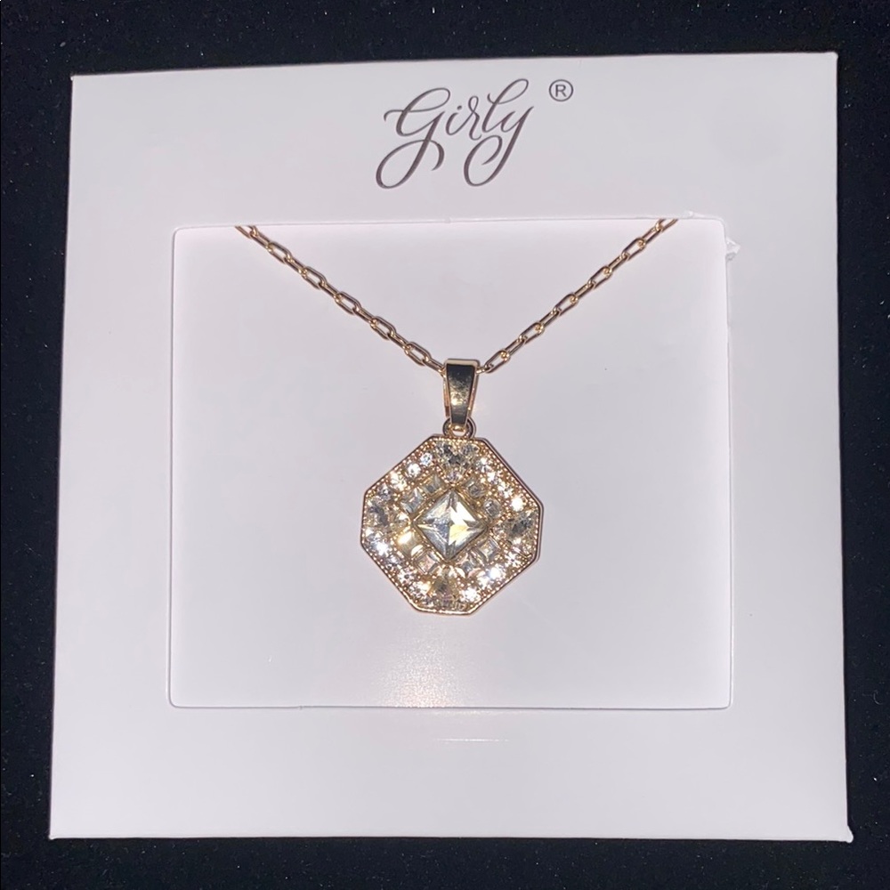 Gold Pendant Necklace